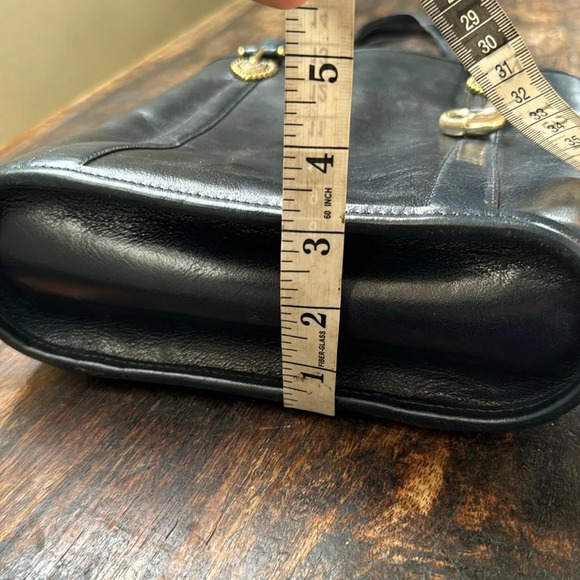 Brighton vtg navy blue leather with gold hardware large bucket back - Picture 13 of 15